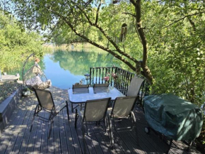 Luxury Lakeside Caravan with hottub and private fishing peg, Tattershall Lakes
